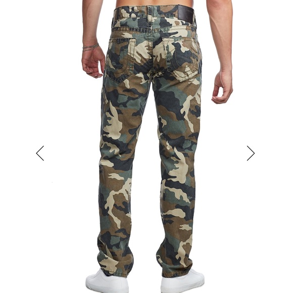 True Religion Men’s Camo Print Relaxed Slim Jeans - Picture 3 of 5